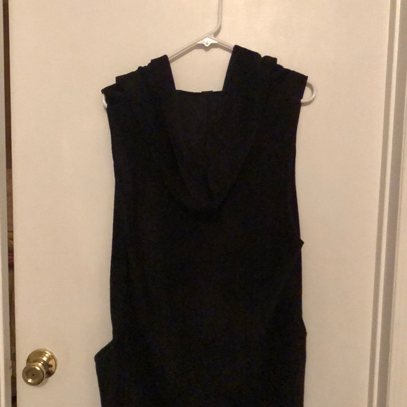 Black Bonded Faux Fur Vest with hood - Picture 5 of 5
